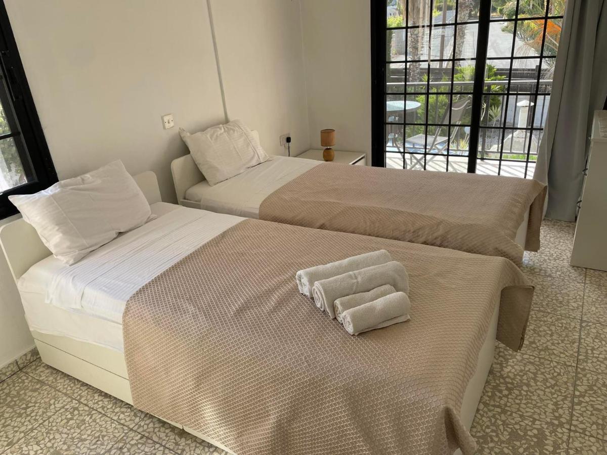Villa Ocean Stones 1Km From Main Coral Bay Beach Peyia Extérieur photo